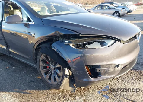 2018 Tesla Model X 100D/75D/P100D z USA, uszkodzony, nr VIN 5YJXCBE45JF089774